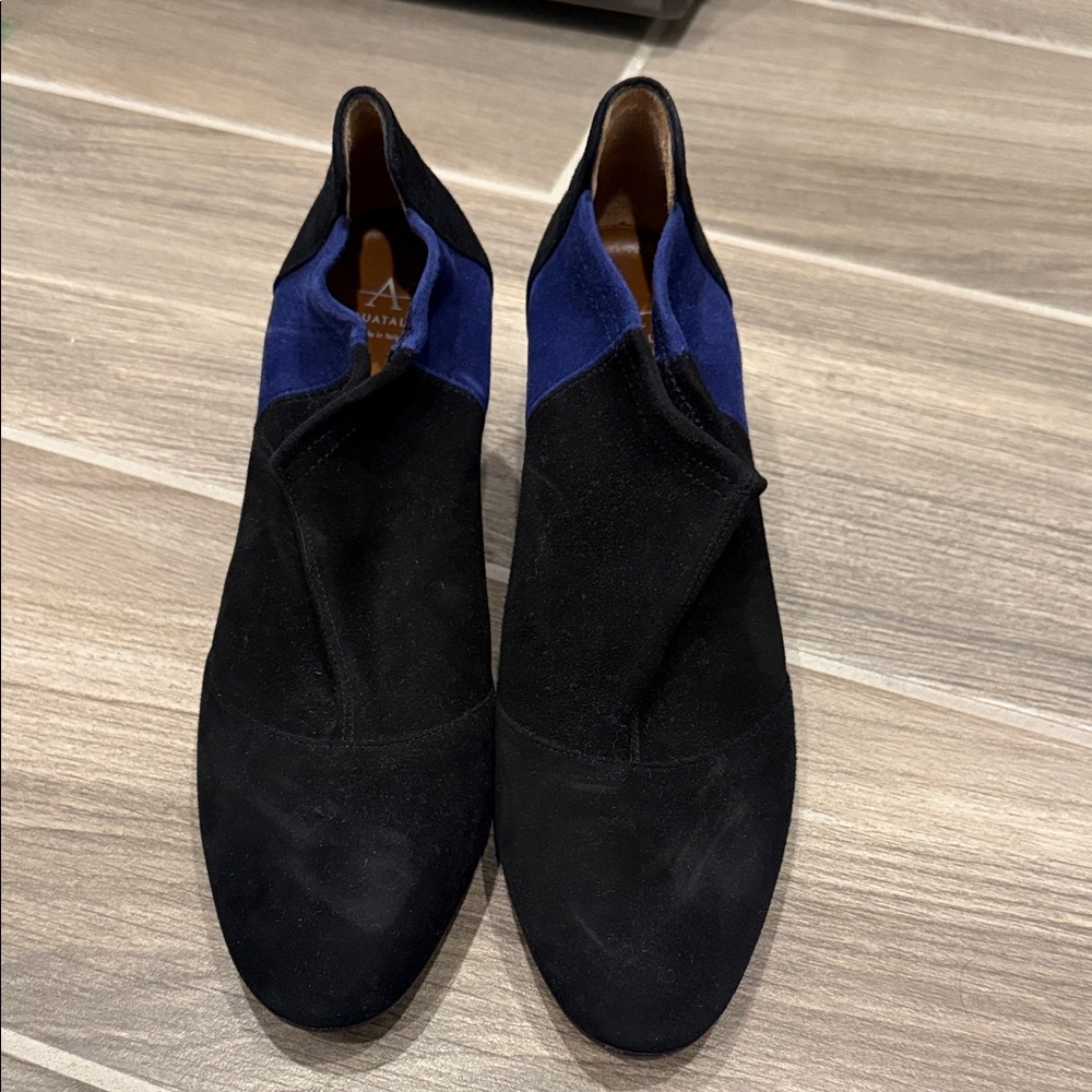 Aquatalia Black and Blue Suede Heels